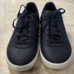 Men’s Lululemon City verse sneaker.